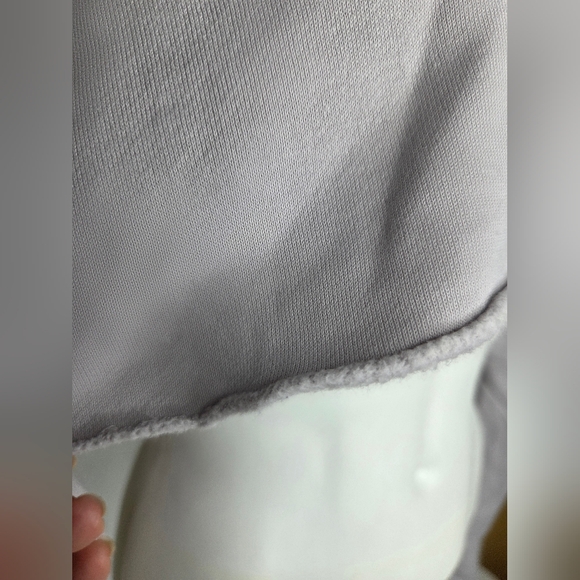 ALO Yoga  Extreme Cropped Pullover Gray Long Sleeve Sweatshirt - Picture 8 of 11